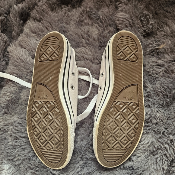 Womens Converse sneakers - Picture 2 of 4